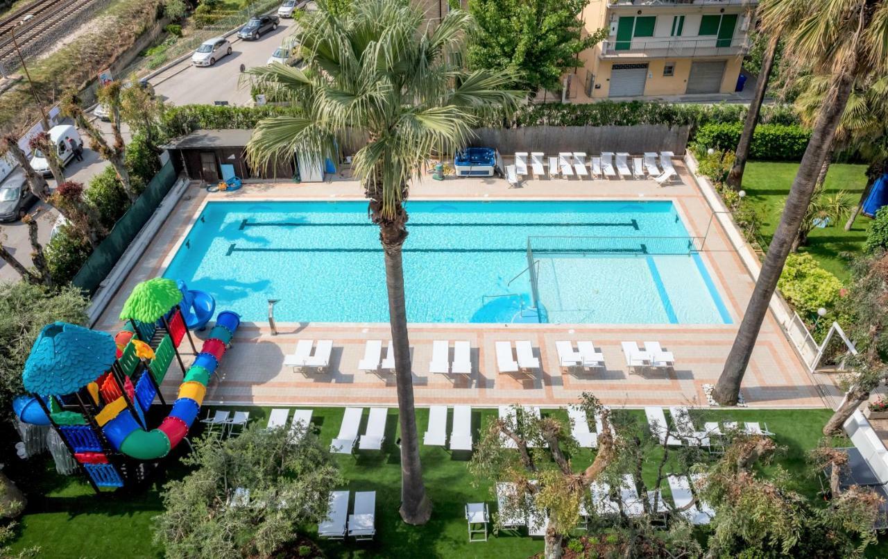 Hotel Relax Family & Spa Σαν Μπενεντέτο ντελ Τρόντο Εξωτερικό φωτογραφία